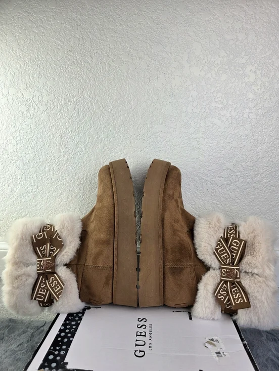 Guess Denla Booties Furry Suede On Platform Soles, Logo Bow & Pin - Picture 7 of 15